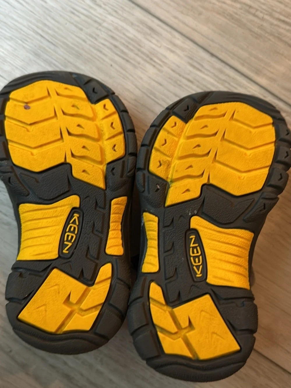 KEEN toddler sz 9 Blue Closed-Toe Sandals
